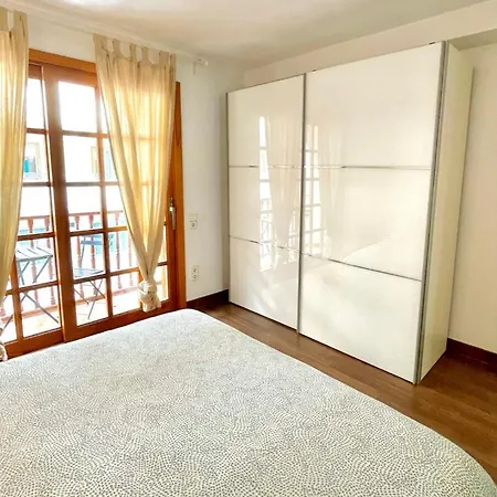 Ensuite Double With Balcony In Shared In Center Of Santa Eularia - Close To The Beach, Shops, Bars, Restaurants 3*